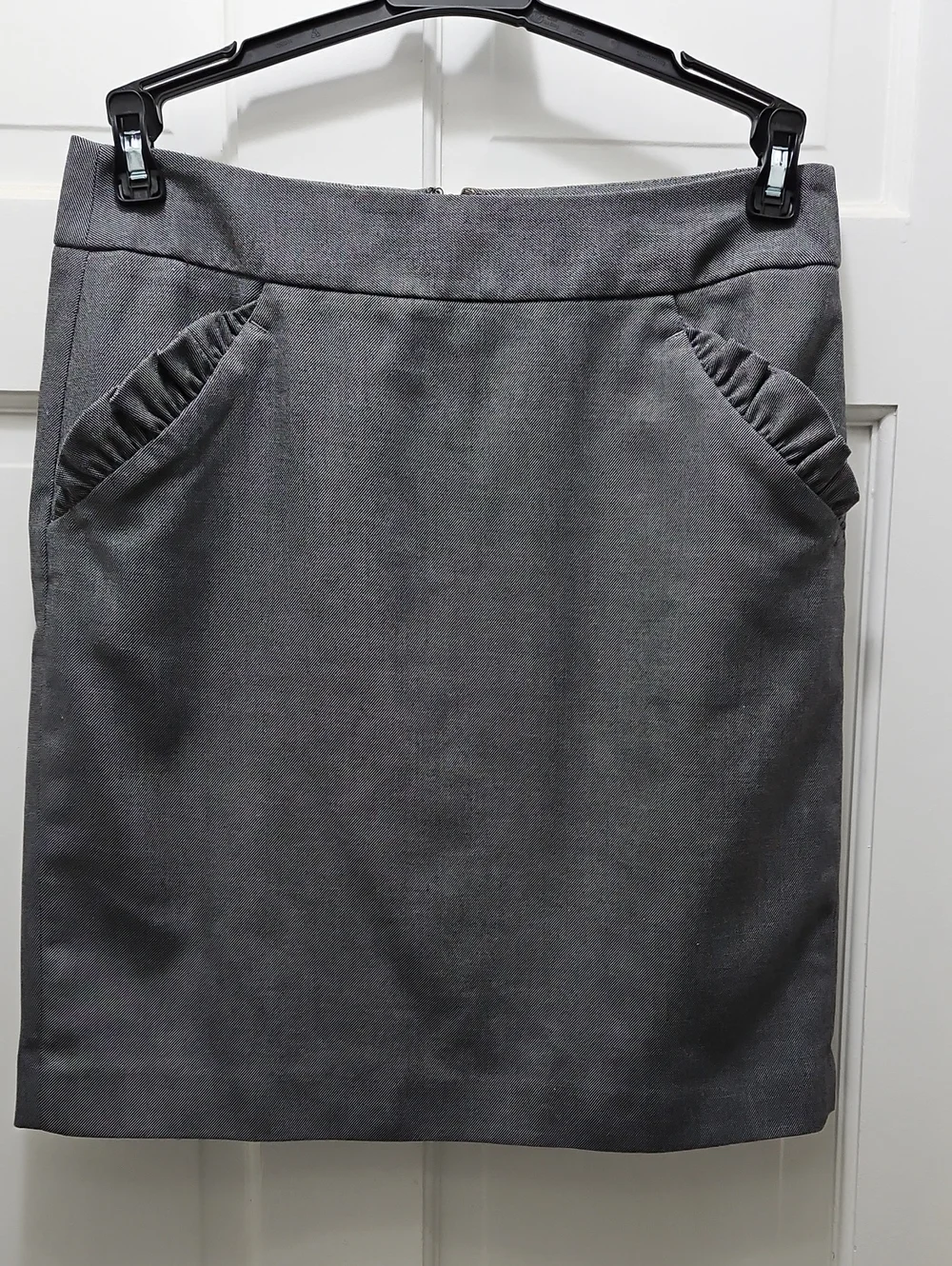 LOFT Gray Pencil Skirt with Ruffle-Trim Pockets